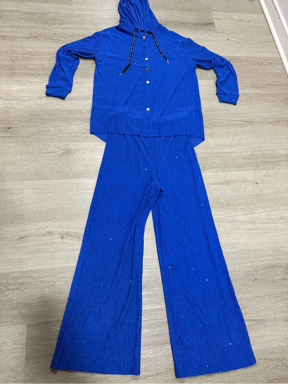 Wide-Leg Sparkle Pants in Cobalt Blue - Picture 3 of 9